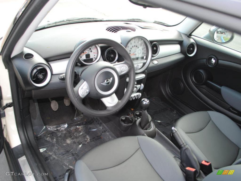 Black/Grey Interior 2009 Mini Cooper Hardtop Photo #38230603