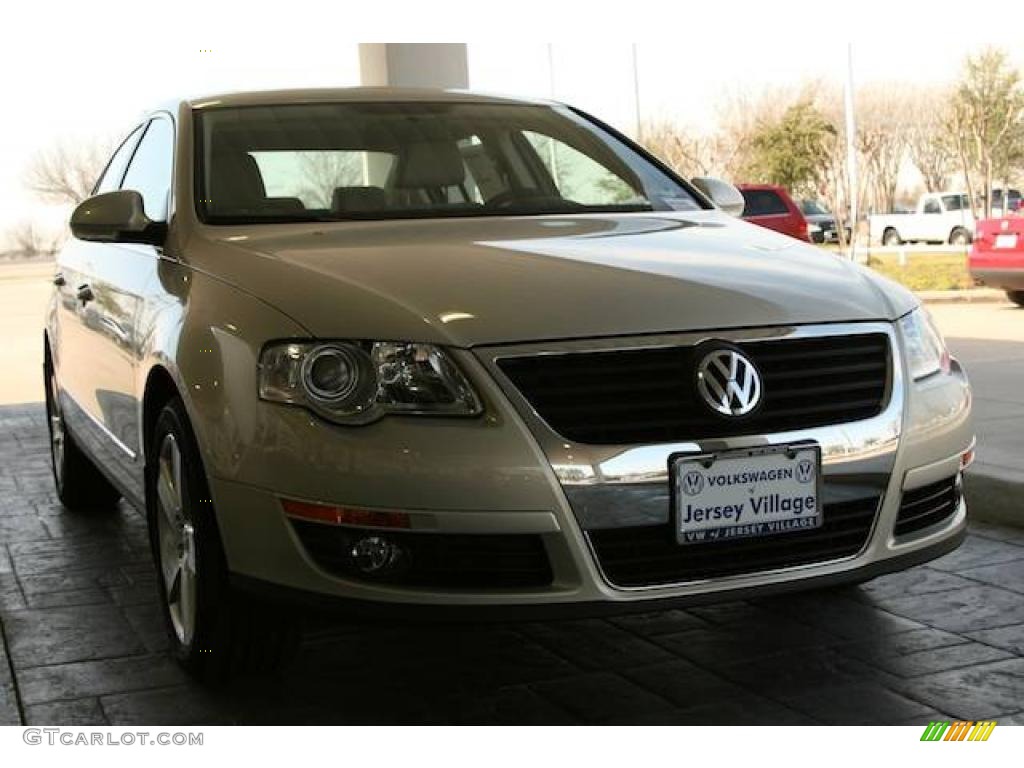 2009 Passat Komfort Sedan - White Gold Metallic / Cornsilk Beige photo #2