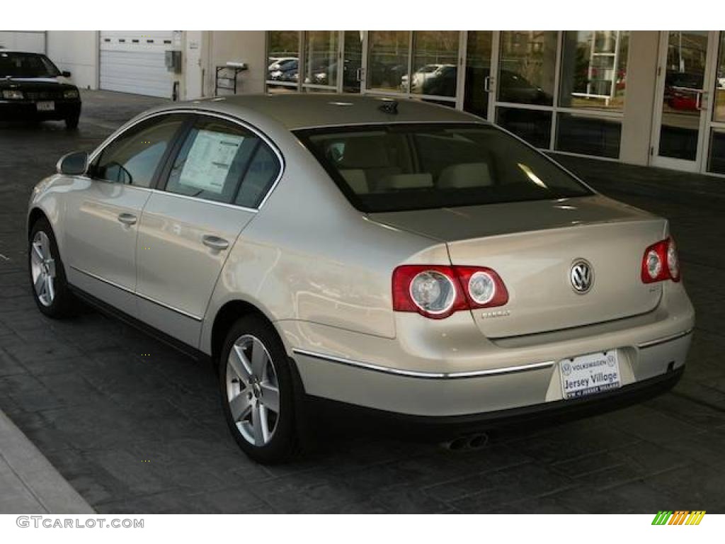 2009 Passat Komfort Sedan - White Gold Metallic / Cornsilk Beige photo #3