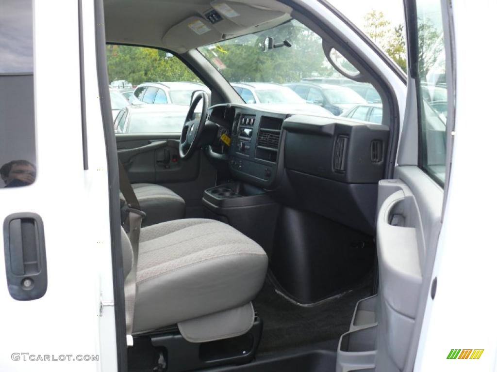 Medium Pewter Interior 2010 Chevrolet Express LT 3500 Passenger Van Photo #38230779