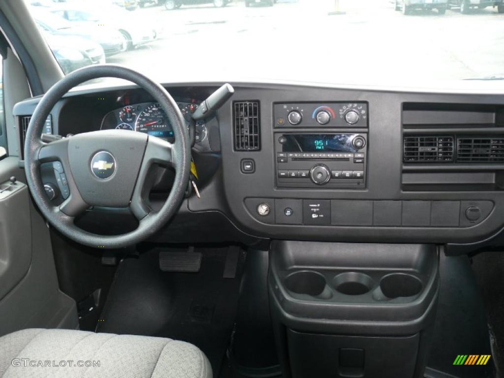 2010 Chevrolet Express LT 3500 Passenger Van Dashboard Photos