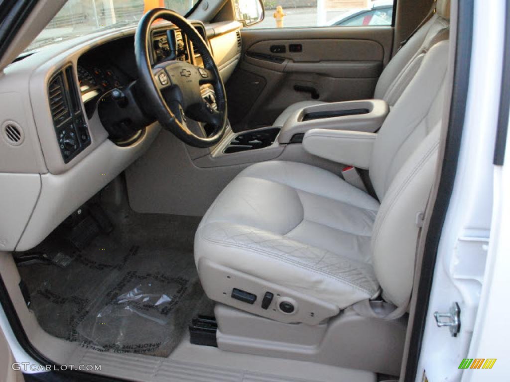 Tan/Neutral Interior 2004 Chevrolet Tahoe LT Photo #38230991