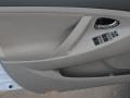 Super White - Camry LE Photo No. 17