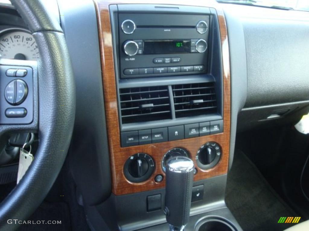 2010 Ford Explorer Eddie Bauer 4x4 Controls Photo #38236627