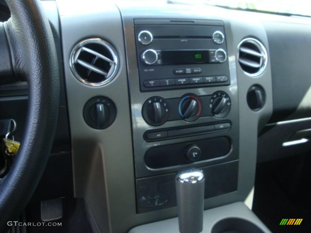 2008 Ford F150 FX4 SuperCab 4x4 Controls Photo #38236839