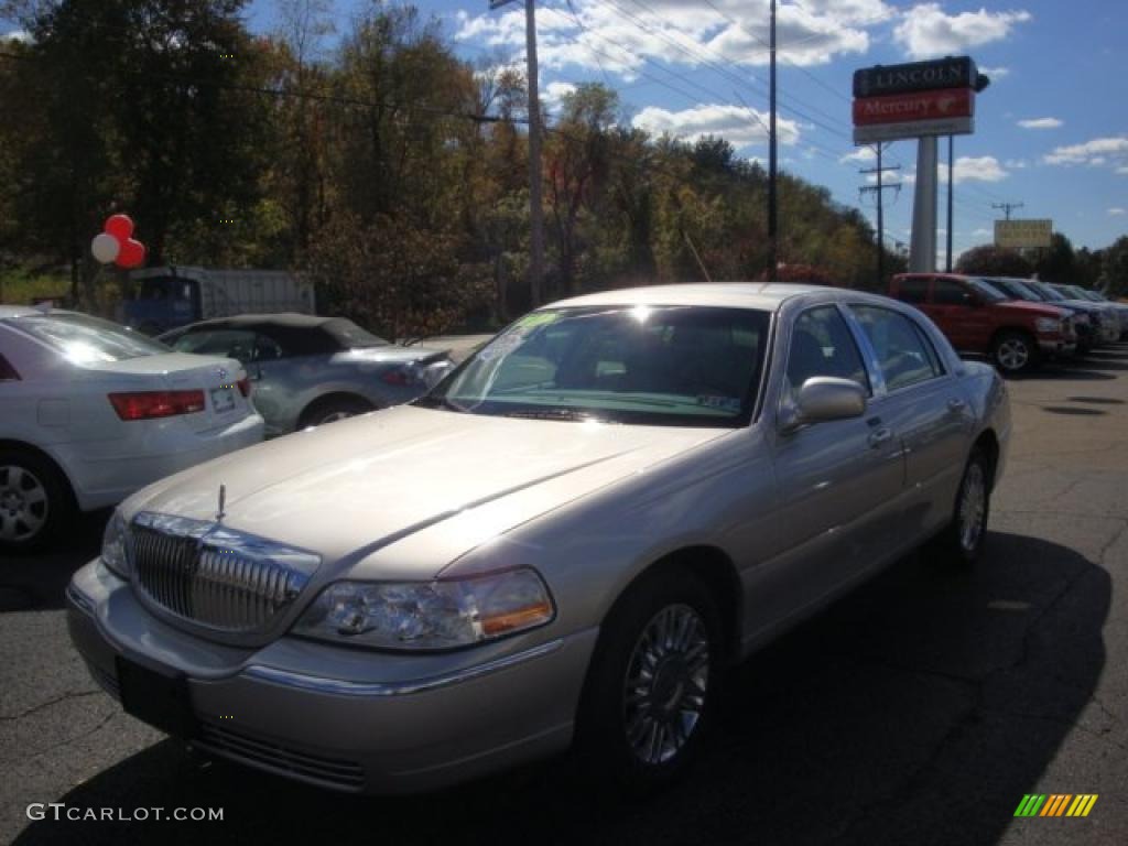 Silver Birch Metallic Lincoln Town Car