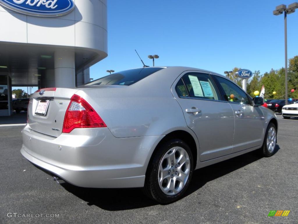 2011 Fusion SE V6 - Ingot Silver Metallic / Charcoal Black photo #3