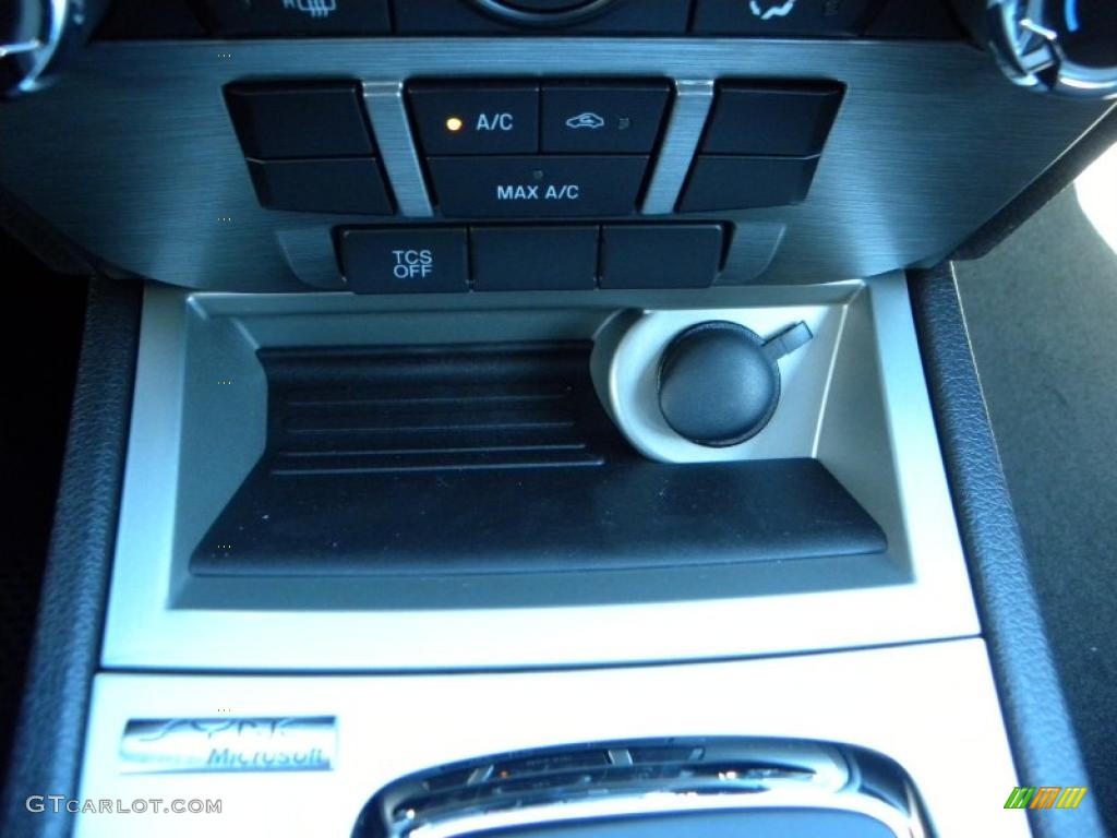 2011 Ford Fusion SE V6 Controls Photo #38239263