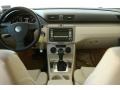 Candy White - Passat Komfort Sedan Photo No. 6