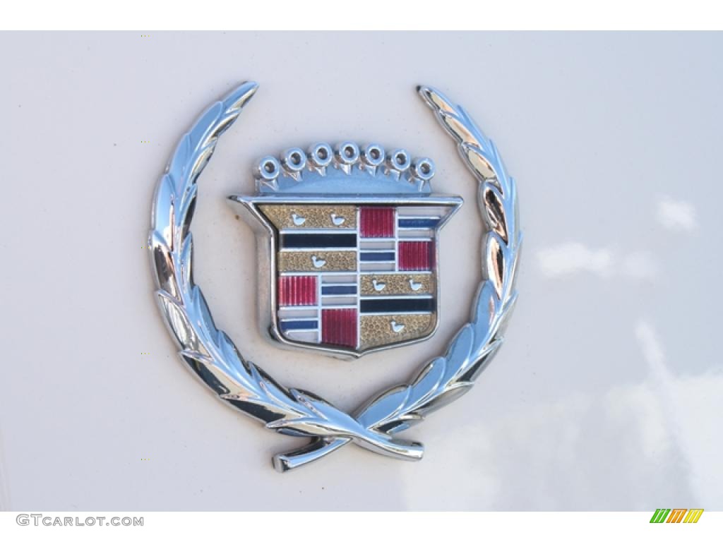 1996 Cadillac DeVille Sedan Marks and Logos Photo #38241087
