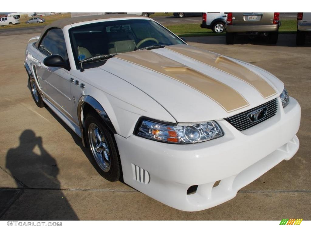 2003 Mustang V6 Convertible - Oxford White / Medium Parchment photo #6