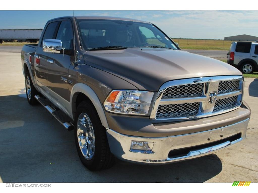 2009 Ram 1500 Laramie Crew Cab - Austin Tan Pearl / Light Pebble Beige/Bark Brown photo #7