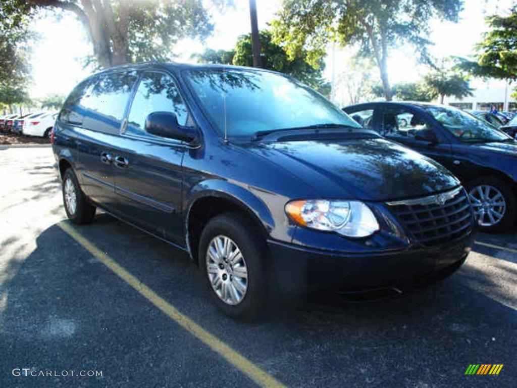 2007 Town & Country LX - Modern Blue Pearl / Medium Slate Gray photo #1