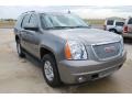 Front 3/4 View of 2008 Yukon SLE