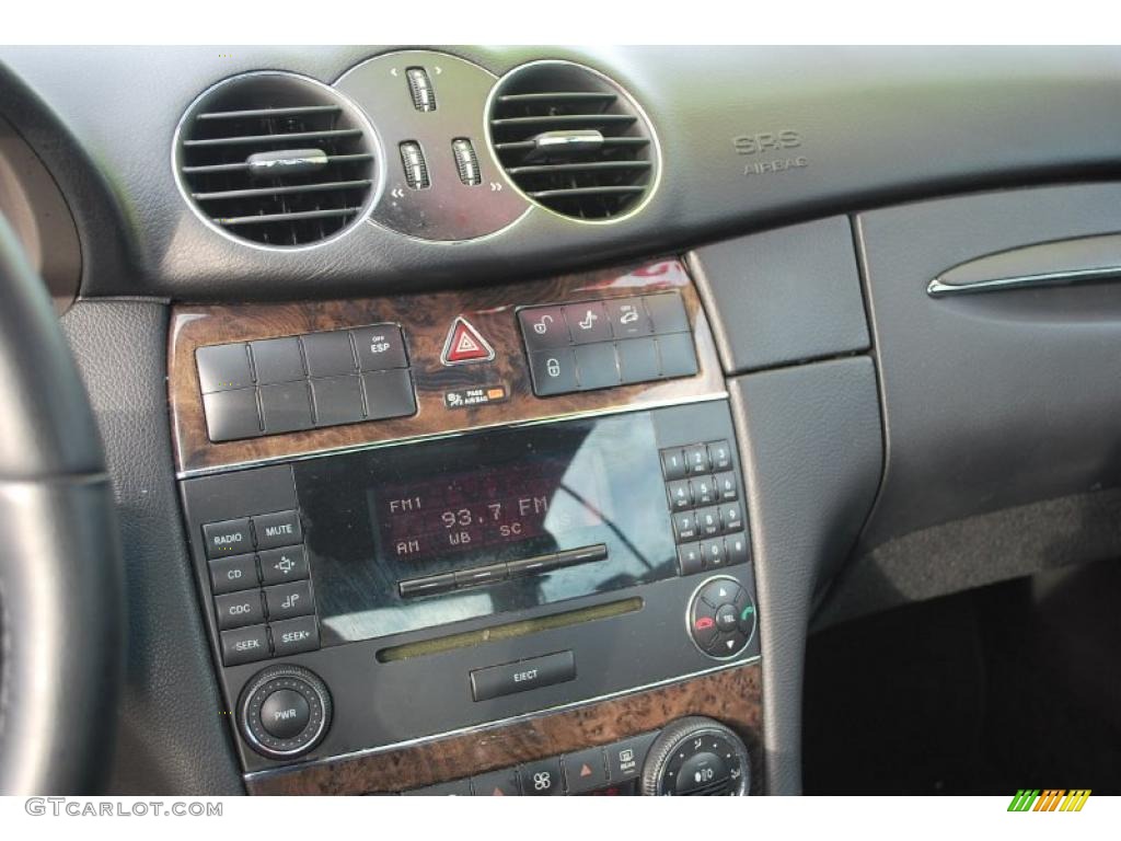 2006 Mercedes-Benz CLK 500 Coupe Controls Photo #38246763