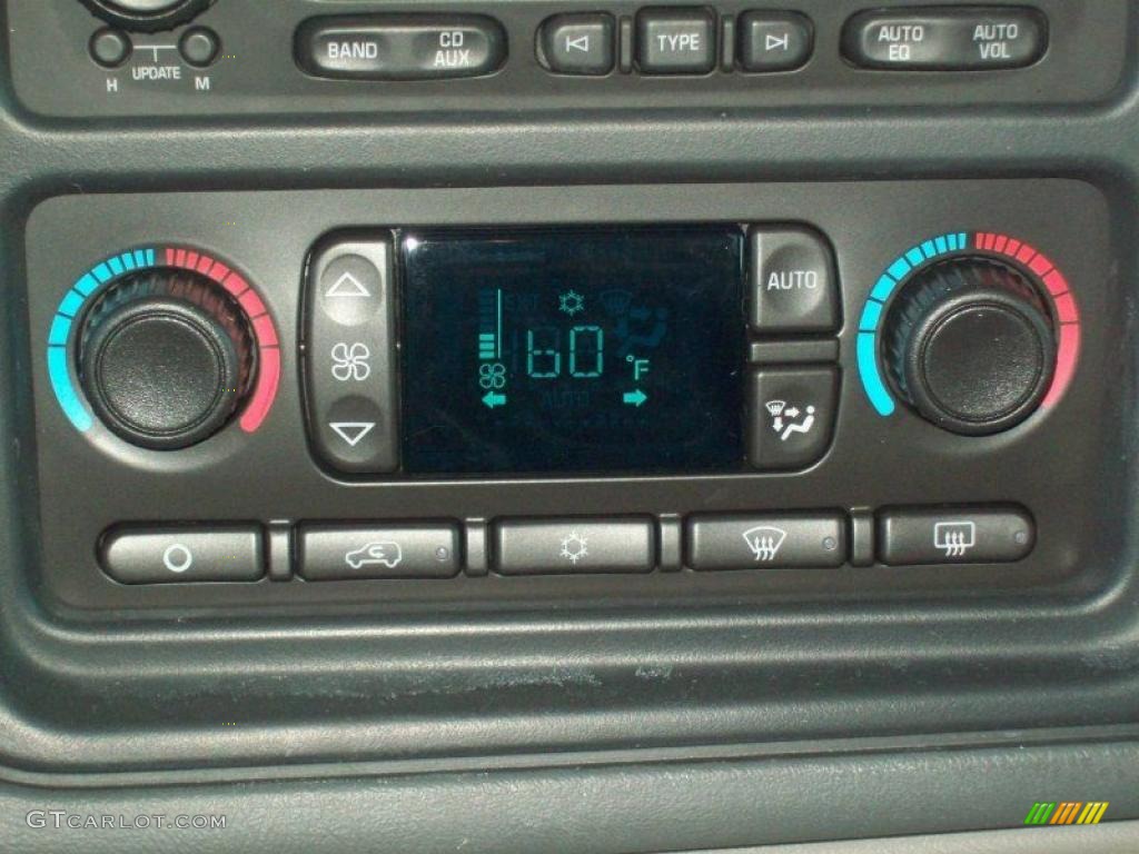 2006 Chevrolet Suburban LT 1500 4x4 Controls Photo #38246791