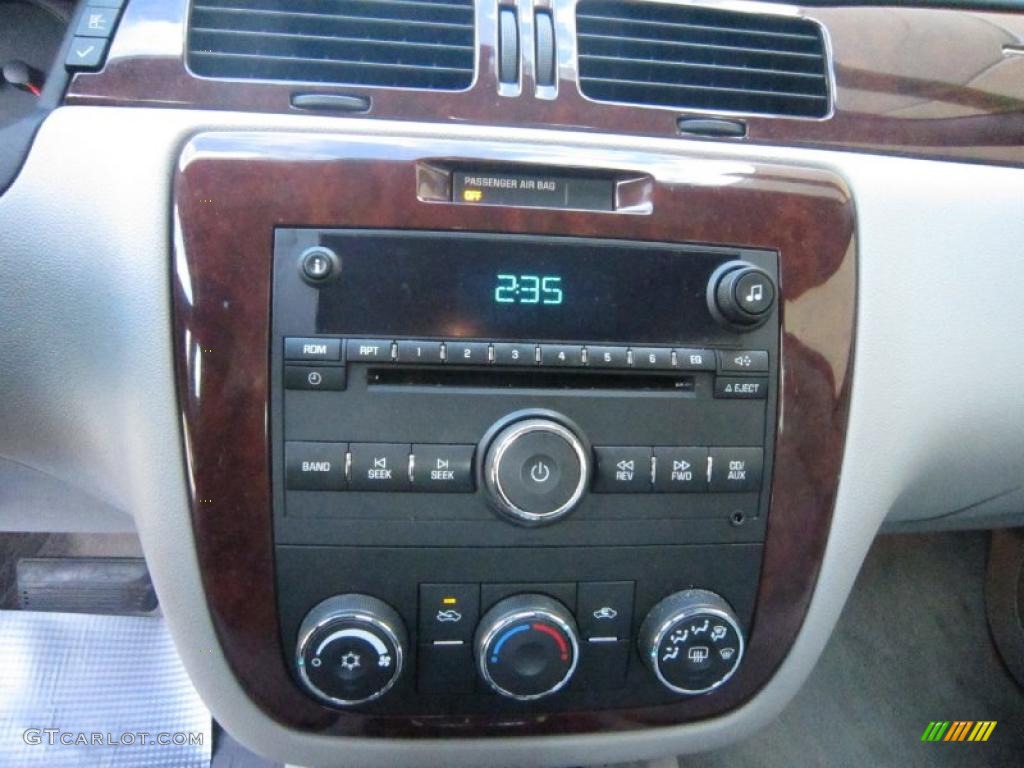 2006 Chevrolet Impala LS Controls Photo #38248015
