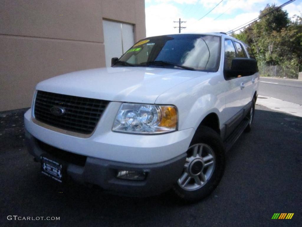 2003 Expedition XLT 4x4 - Oxford White / Flint Grey photo #1