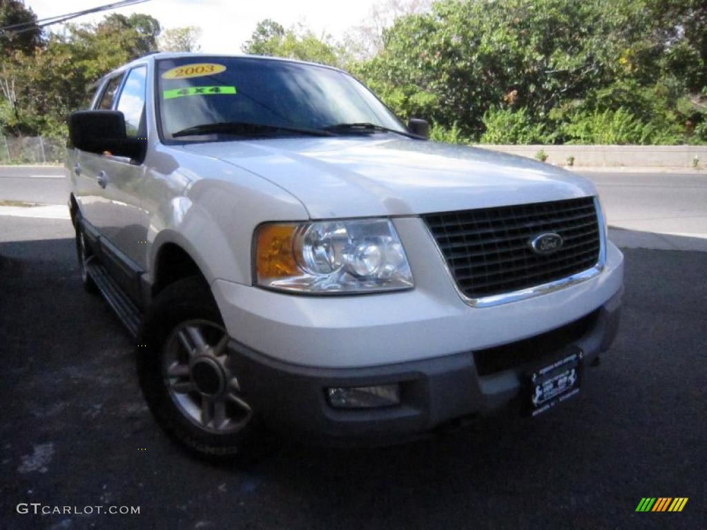 2003 Expedition XLT 4x4 - Oxford White / Flint Grey photo #2