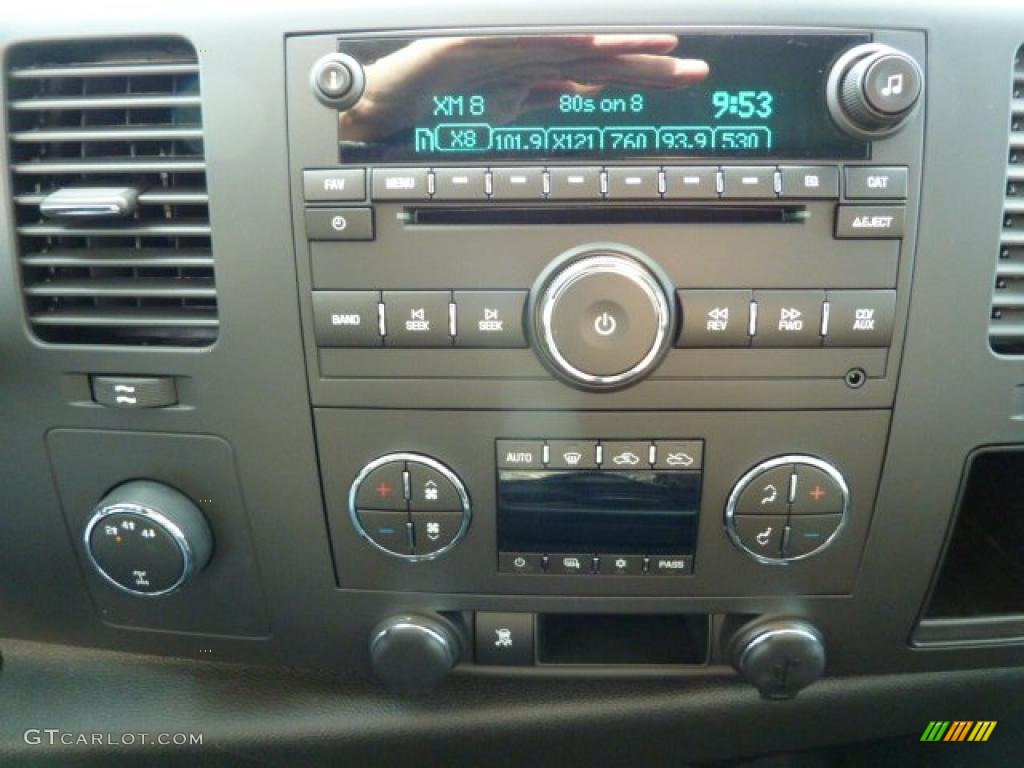 2011 Chevrolet Silverado 2500HD LT Extended Cab 4x4 Controls Photo #38248827