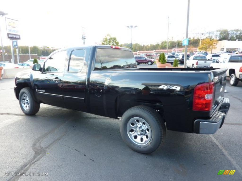 2011 Silverado 1500 LS Extended Cab 4x4 - Black / Dark Titanium photo #5