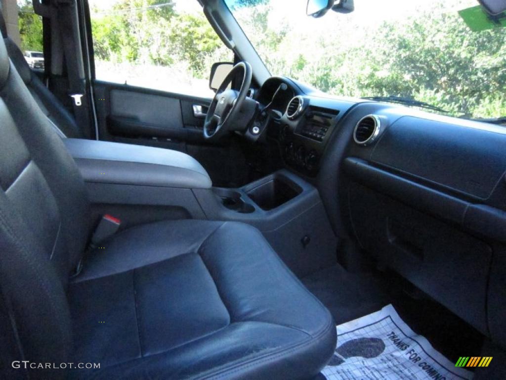 2003 Expedition XLT 4x4 - Oxford White / Flint Grey photo #23
