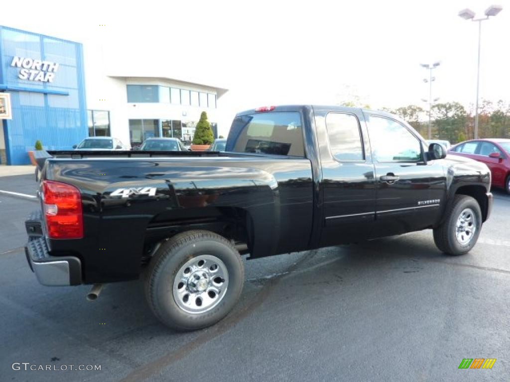 2011 Silverado 1500 LS Extended Cab 4x4 - Black / Dark Titanium photo #10