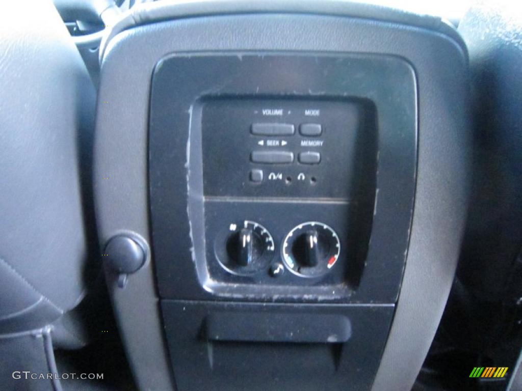 2003 Expedition XLT 4x4 - Oxford White / Flint Grey photo #26