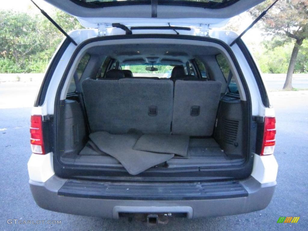 2003 Expedition XLT 4x4 - Oxford White / Flint Grey photo #29