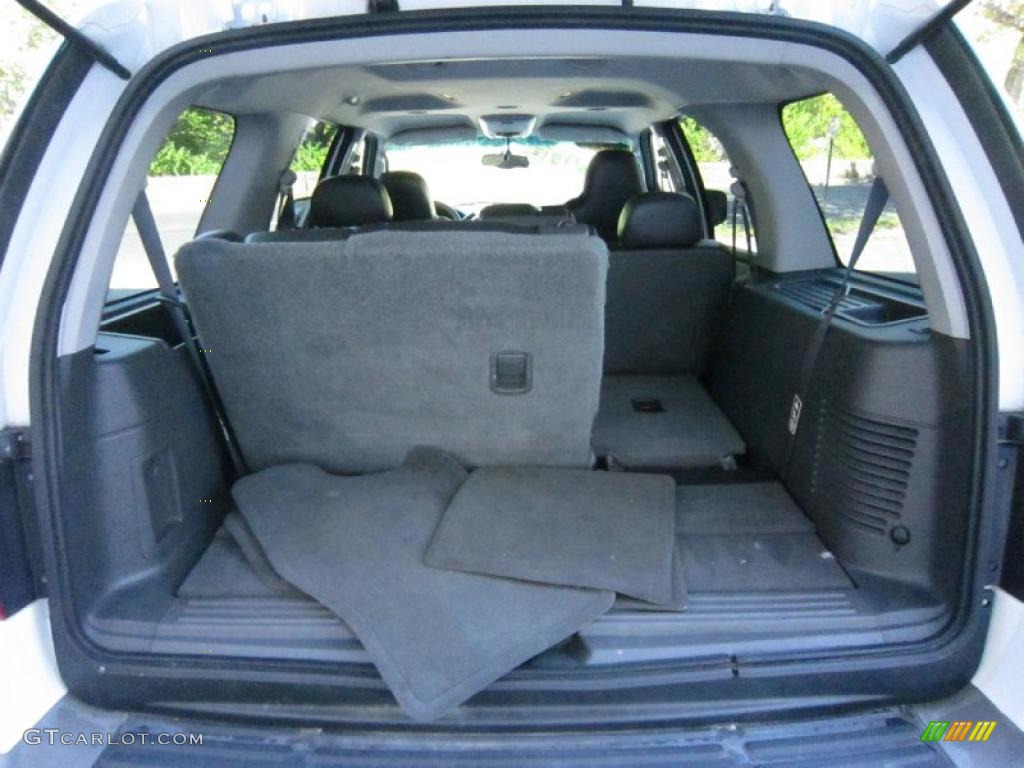 2003 Expedition XLT 4x4 - Oxford White / Flint Grey photo #31
