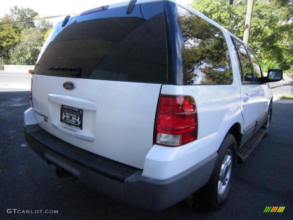 2003 Expedition XLT 4x4 - Oxford White / Flint Grey photo #32