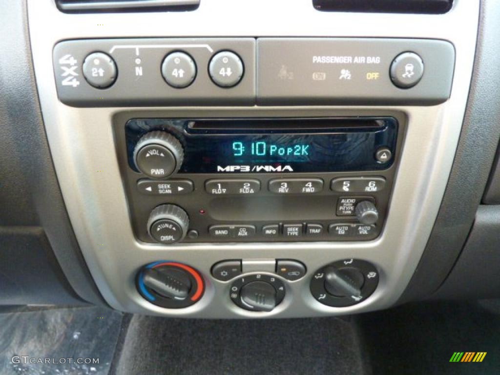 2011 Chevrolet Colorado LT Crew Cab 4x4 Controls Photo #38250647