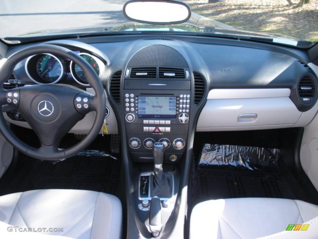2007 Mercedes-Benz SLK 280 Roadster Ash Grey Dashboard Photo #38251535