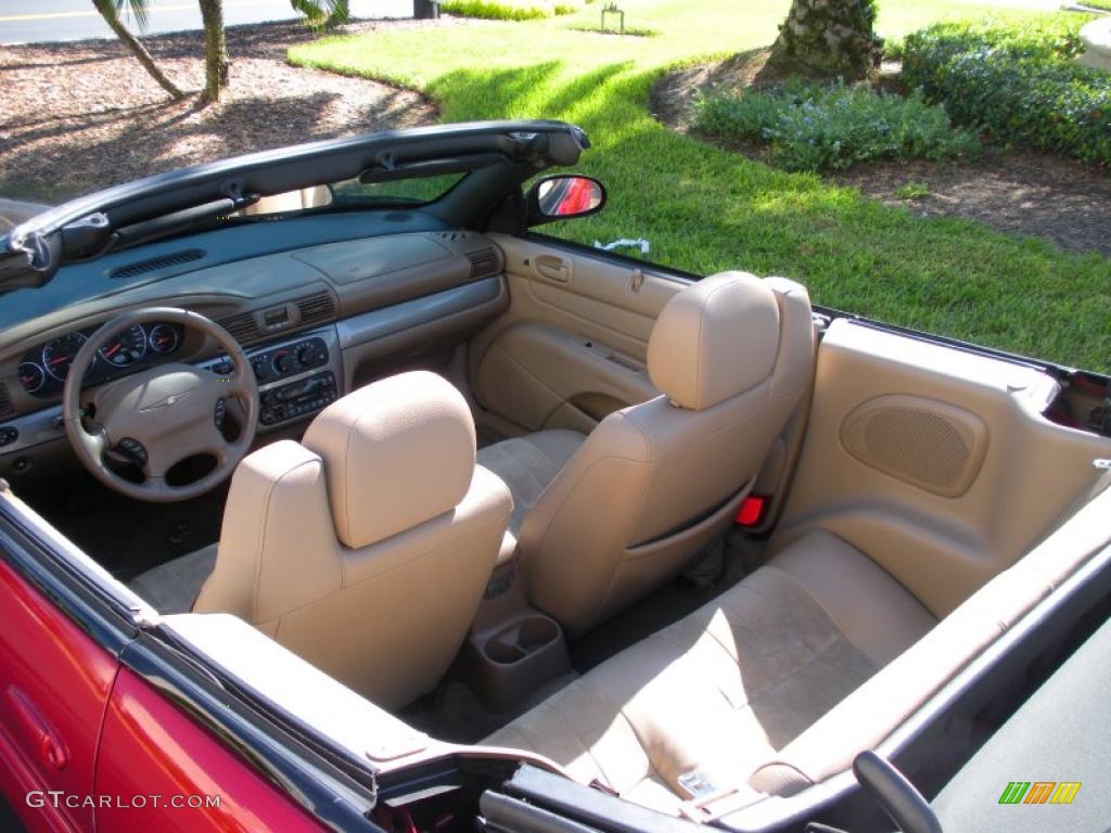 2004 Sebring Touring Convertible - Inferno Red Pearl / Sandstone photo #10