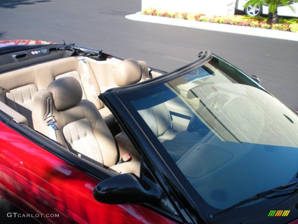 2004 Sebring Touring Convertible - Inferno Red Pearl / Sandstone photo #12