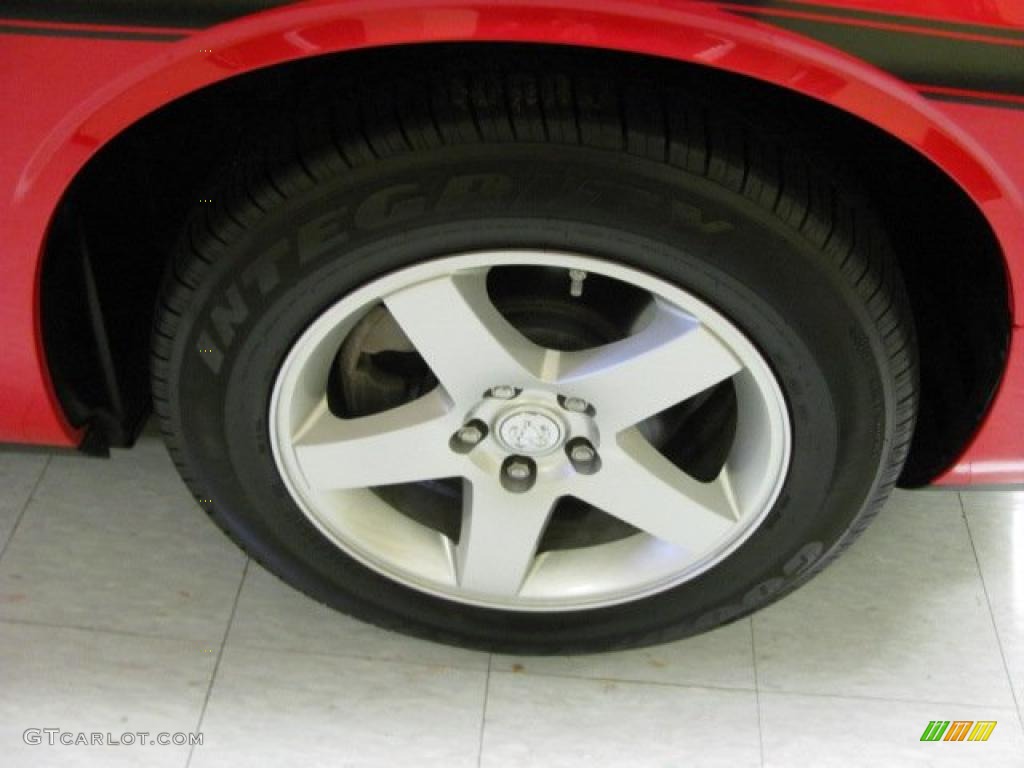 2009 Dodge Challenger SE Wheel Photos