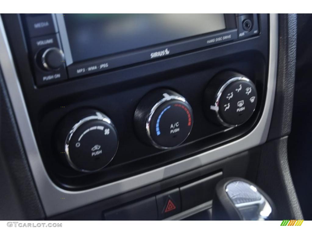 2010 Dodge Caliber Heat Controls Photo #38257439