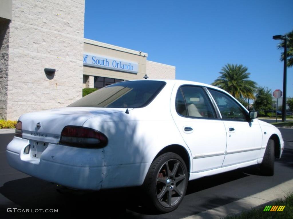 1996 Altima GXE - Cloud White / Beige photo #6