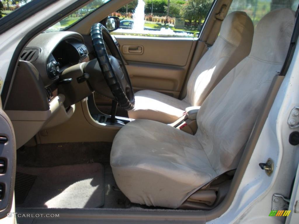 1996 Altima GXE - Cloud White / Beige photo #12
