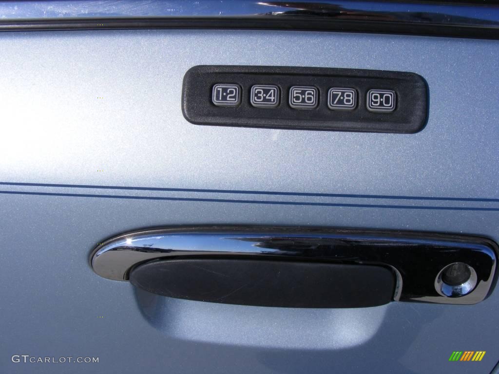 2004 Grand Marquis LS - Light Ice Blue Metallic / Light Flint photo #14