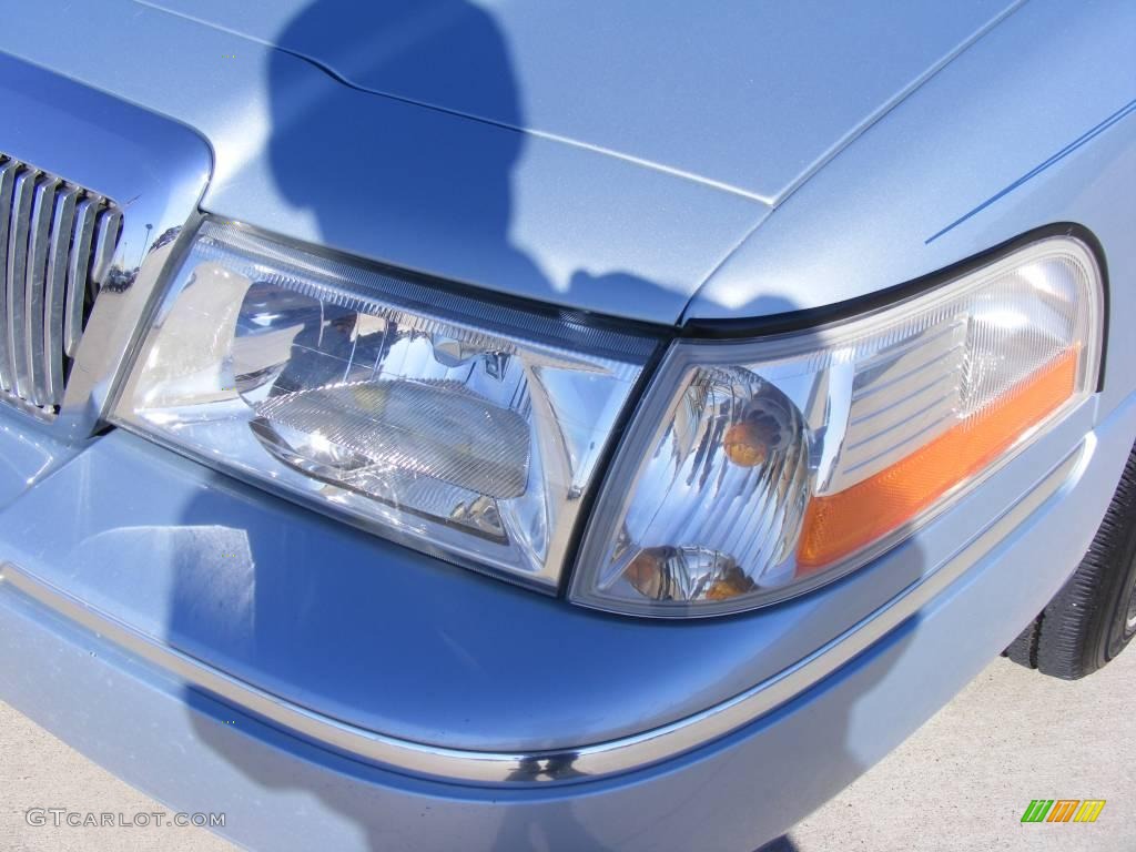 2004 Grand Marquis LS - Light Ice Blue Metallic / Light Flint photo #17
