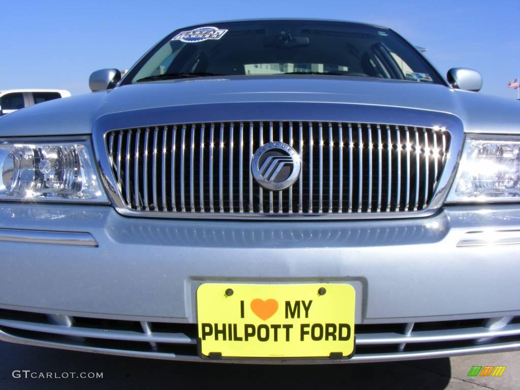 2004 Grand Marquis LS - Light Ice Blue Metallic / Light Flint photo #18