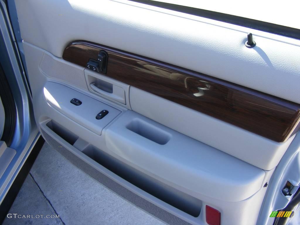 2004 Grand Marquis LS - Light Ice Blue Metallic / Light Flint photo #20