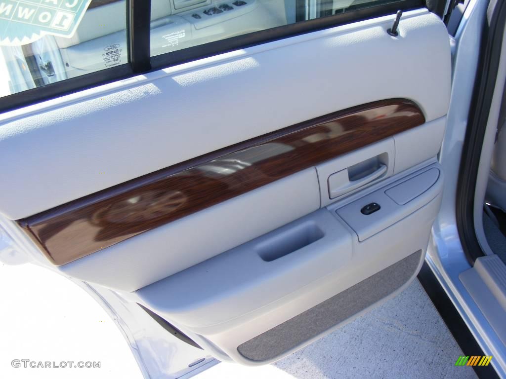 2004 Grand Marquis LS - Light Ice Blue Metallic / Light Flint photo #26