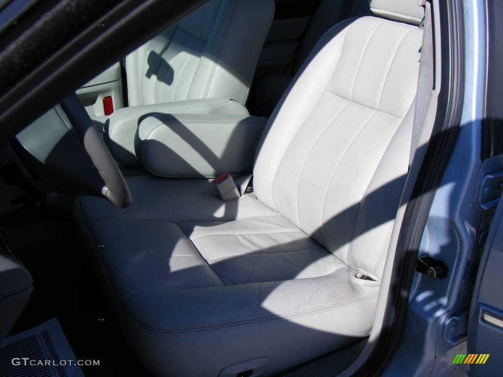 2004 Grand Marquis LS - Light Ice Blue Metallic / Light Flint photo #30