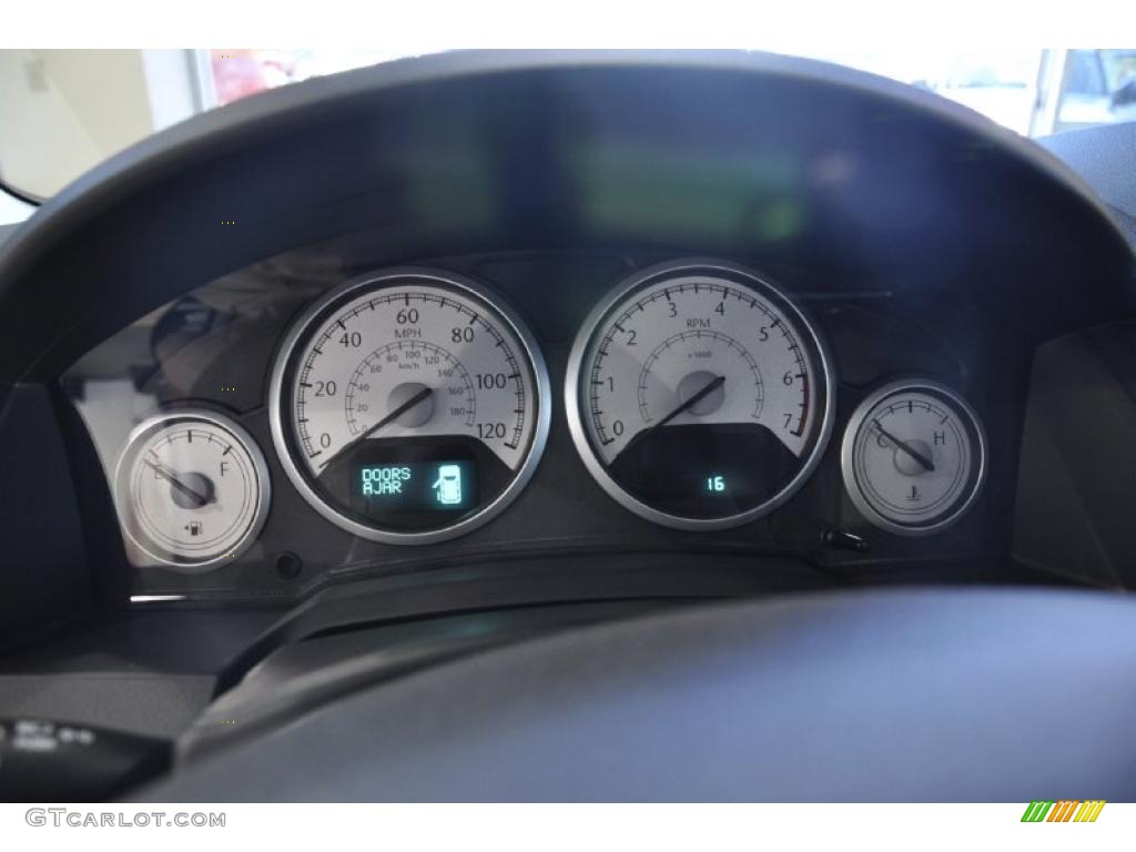 2010 Chrysler Town & Country Touring Gauges Photo #38260131