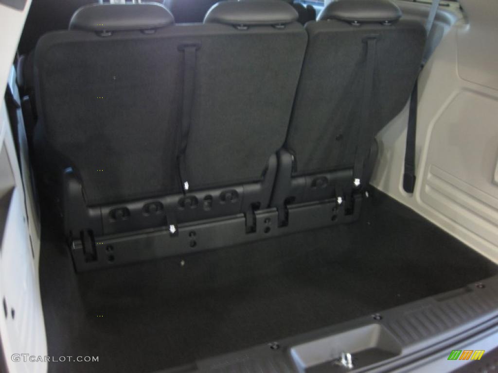2010 Chrysler Town & Country Touring Trunk Photo #38260327