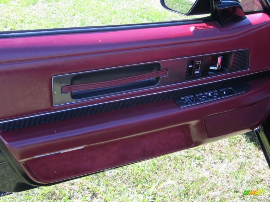 Red Interior 1990 Buick Reatta Convertible Photo #38260363