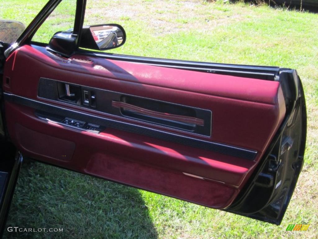 Red Interior 1990 Buick Reatta Convertible Photo #38260402