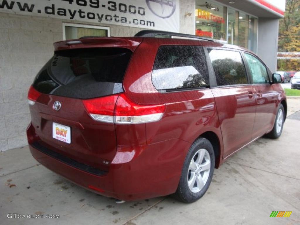 2011 Sienna LE - Salsa Red Pearl / Bisque photo #2